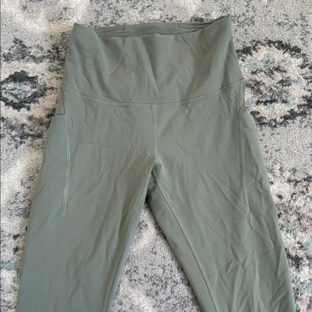 Lululemon Wunder Train High-Rise Tight with Pockets 25